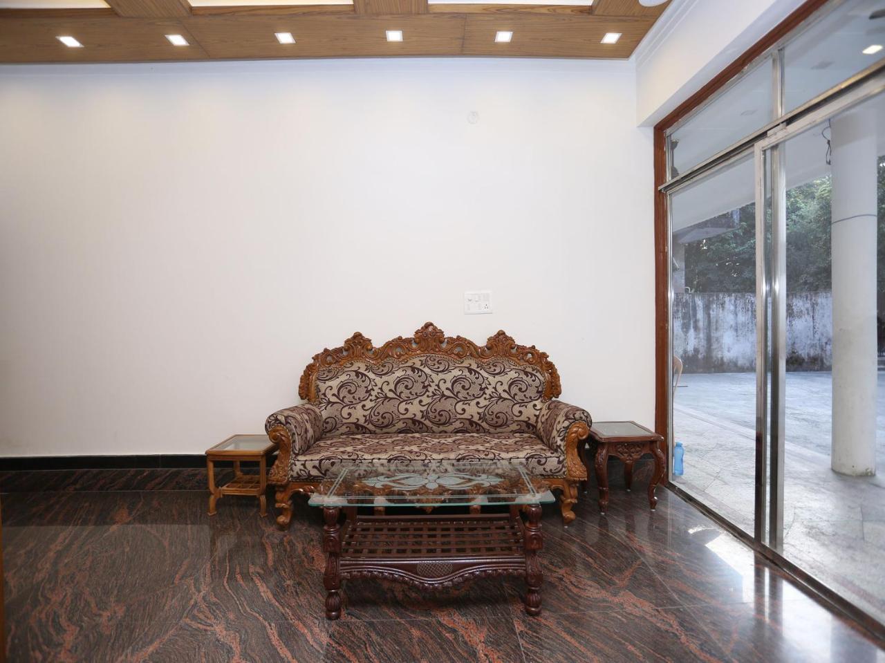 Oyo 10448 Green View Home Stay Дехрадун Екстериор снимка