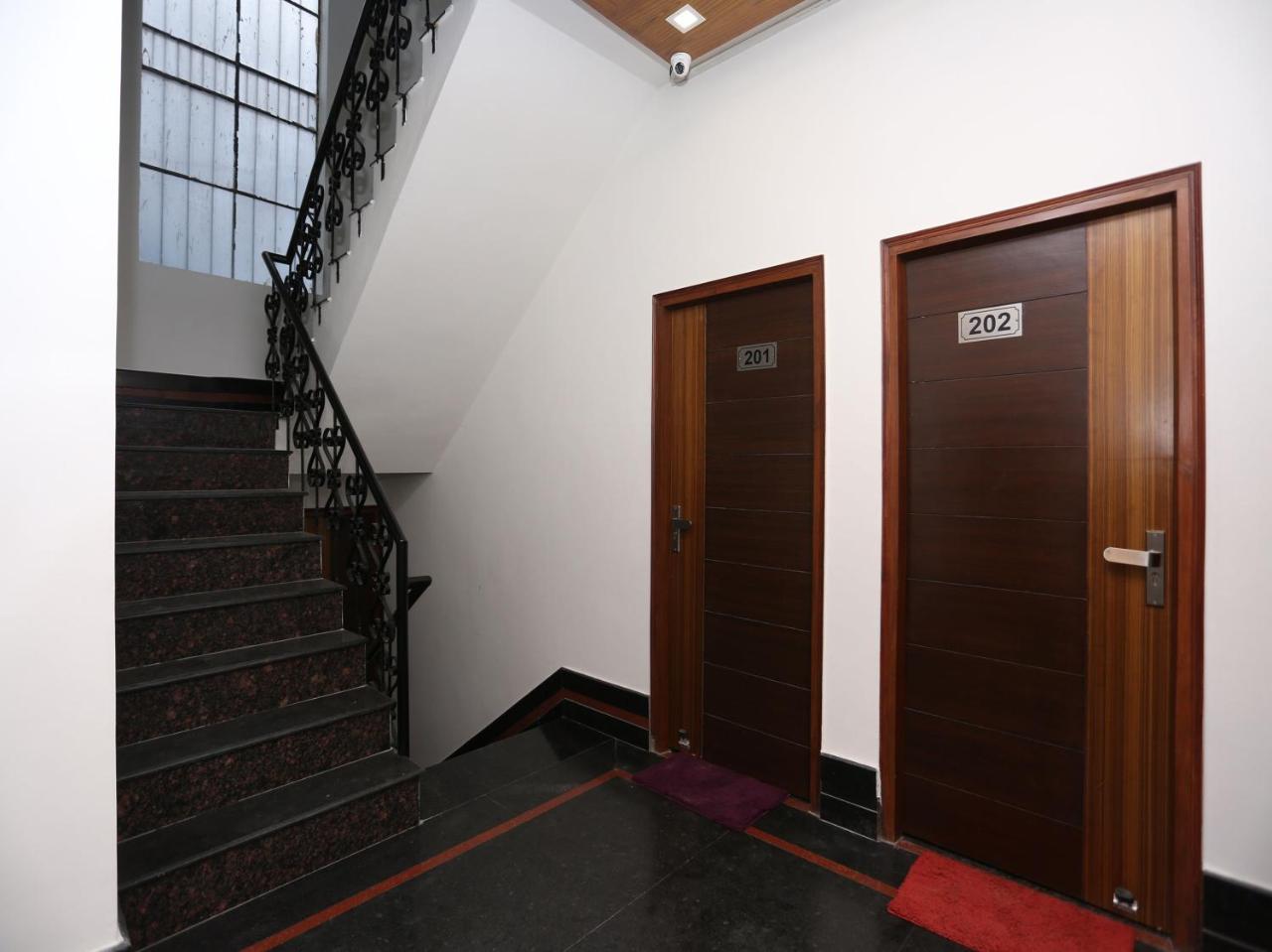 Oyo 10448 Green View Home Stay Дехрадун Екстериор снимка