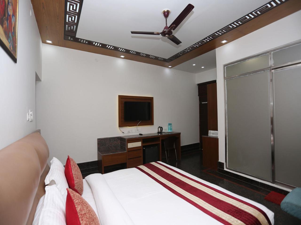 Oyo 10448 Green View Home Stay Дехрадун Екстериор снимка