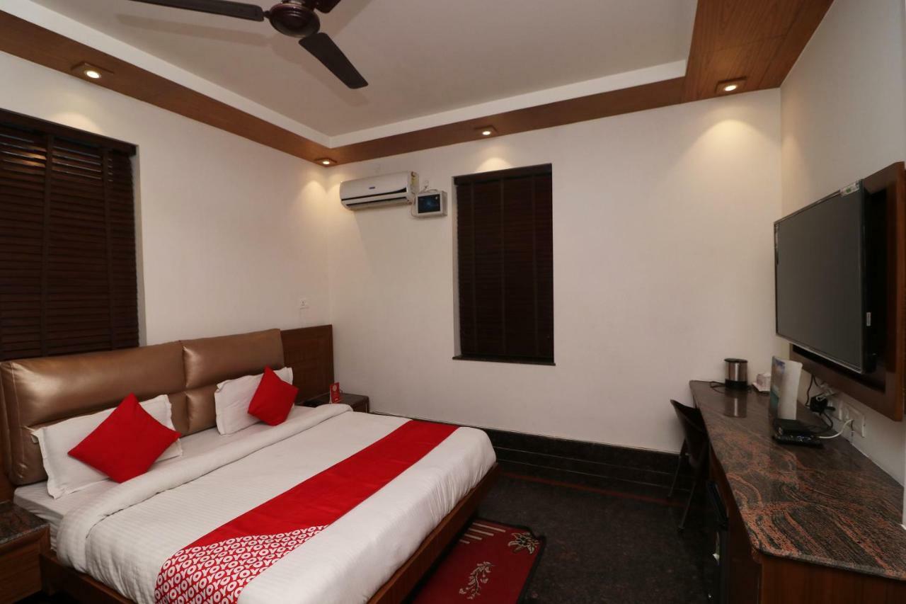 Oyo 10448 Green View Home Stay Дехрадун Екстериор снимка