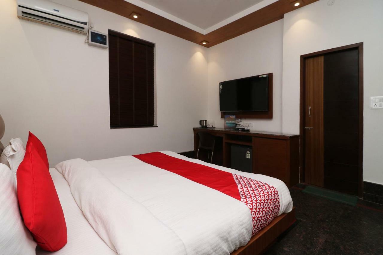 Oyo 10448 Green View Home Stay Дехрадун Екстериор снимка
